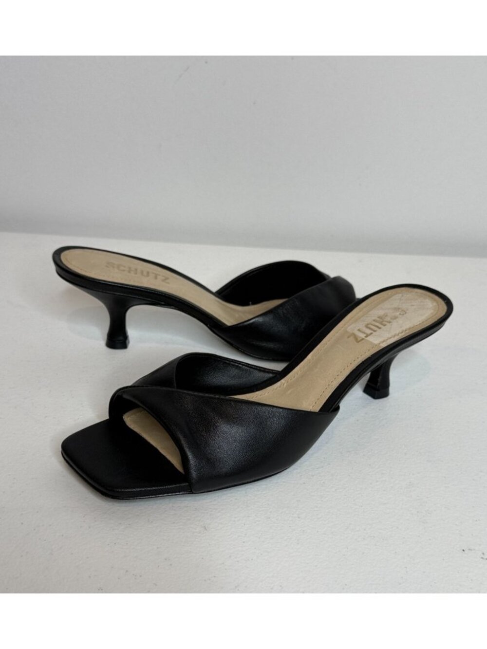 Schutz 8.5 Black Leather Square Toe Kitten Heel Mules